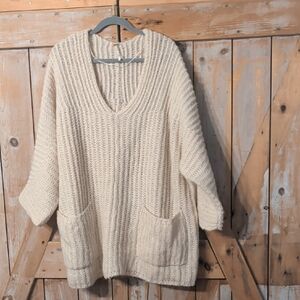 Awesome FREE PEOPLE Sweater.   XS Oversized!!